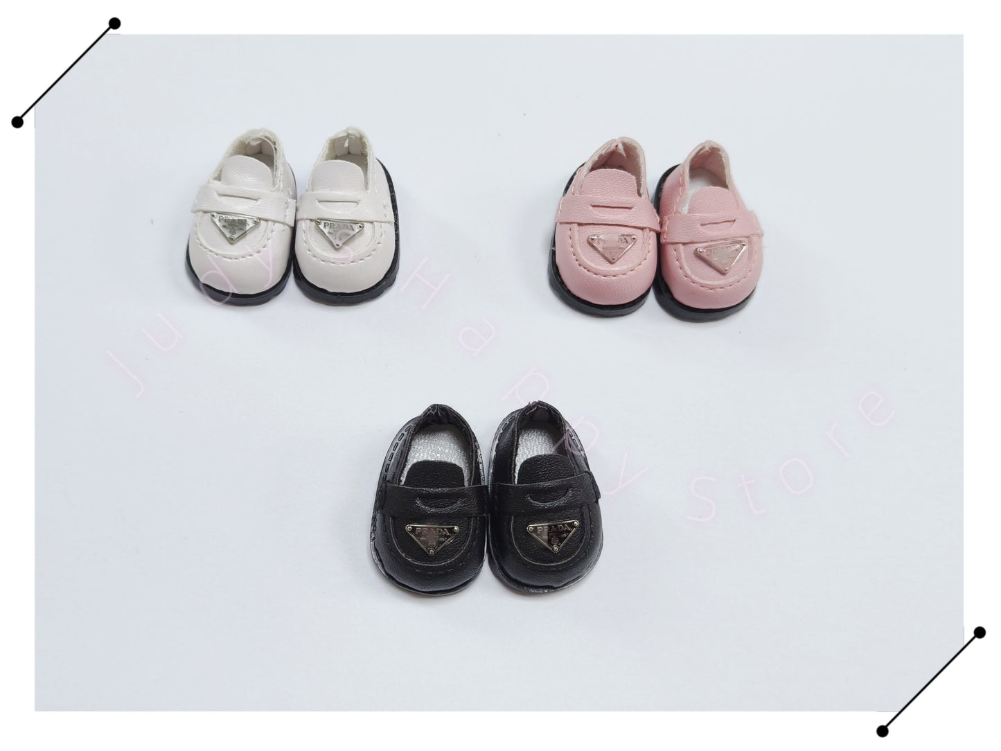 The loafers shoes of the LAbubu doll — Designer style